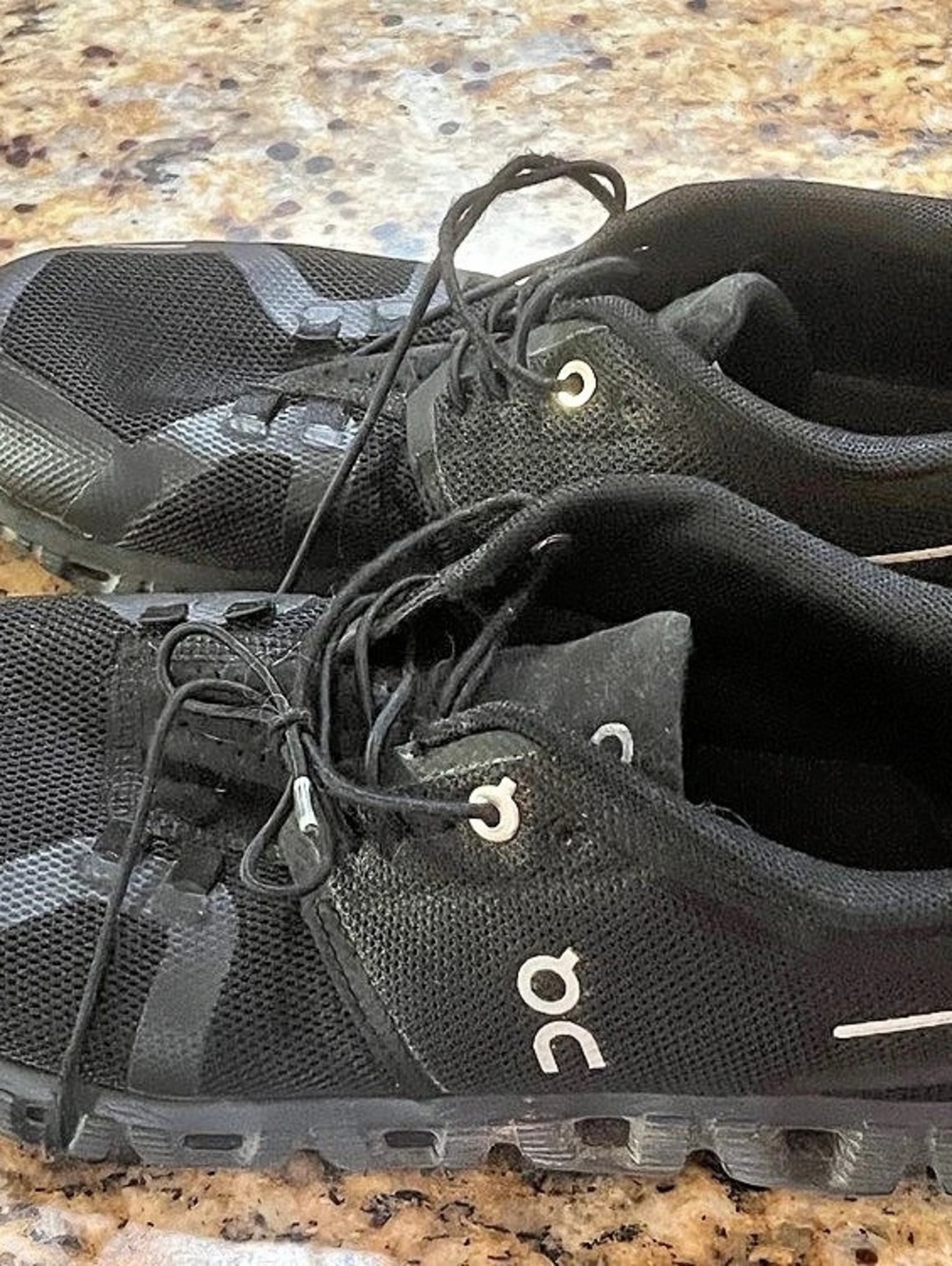 On Cloud Black Athletic Shoes US 9.5